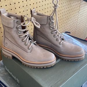 Timberland Courmayeur Valley boots sz 7